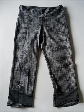 Under Armour Cropped Leggings Women’s XS/S Gray Geo Print Compression Capri Pant